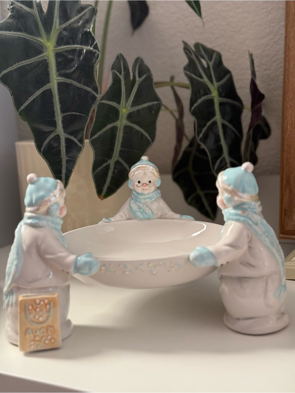 Avon President’s Club Holiday Collection "Avon Snowlady" Ceramic Bowl